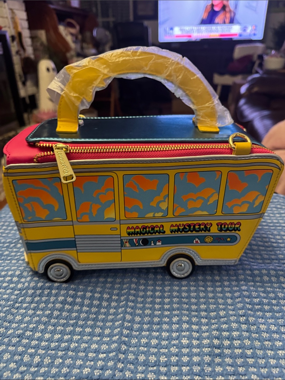 Loungefly The Beatles Magical Mystery Tour Kids Bus bag - Yellow